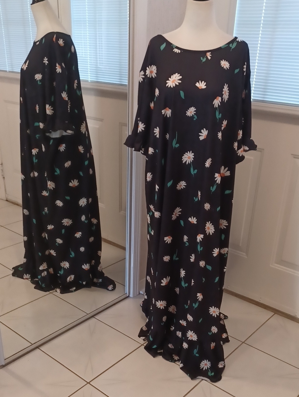 4/$80 New Black Floral Maxi Dress with Ruffle Hem - Size 3XL (US18)